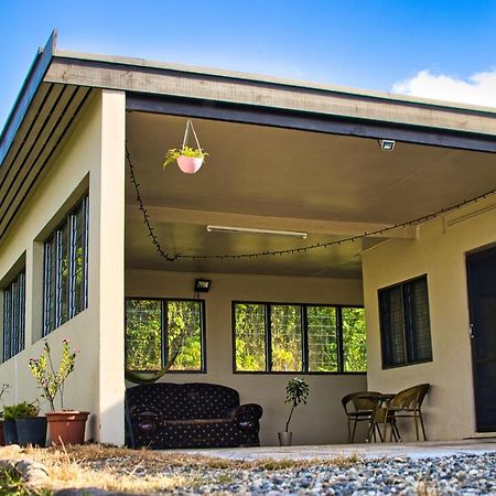 Guddy'S Riverside Cottage Nausori Ngoại thất bức ảnh